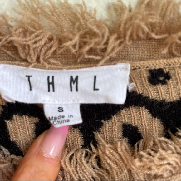 THML Colorblock Cheetah Fringe Neckline & Hem Sweater - Picture 4 of 6